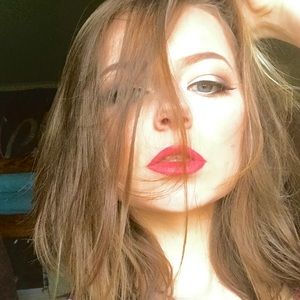 Meet your Posher, Summer!